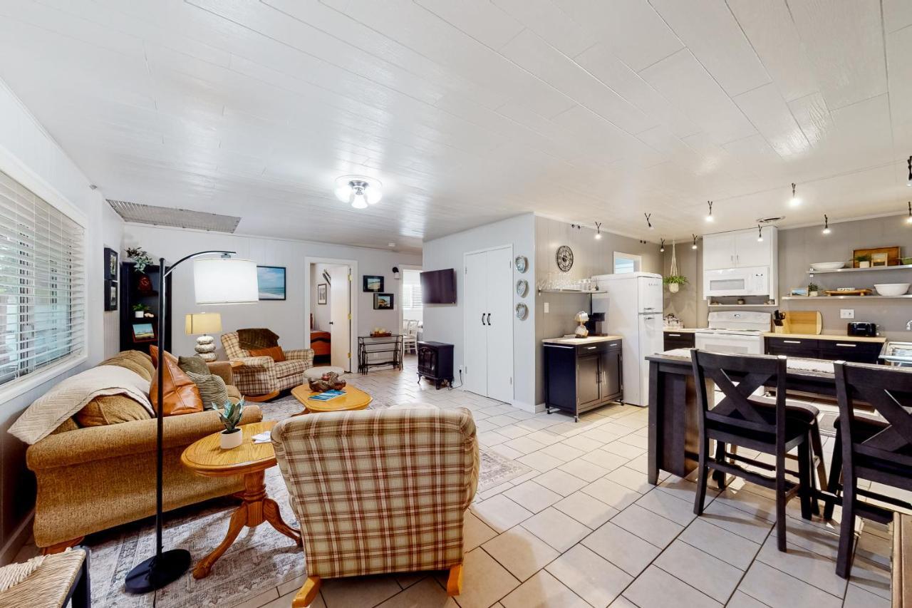 גואללה Coastal Cabin מראה חיצוני תמונה